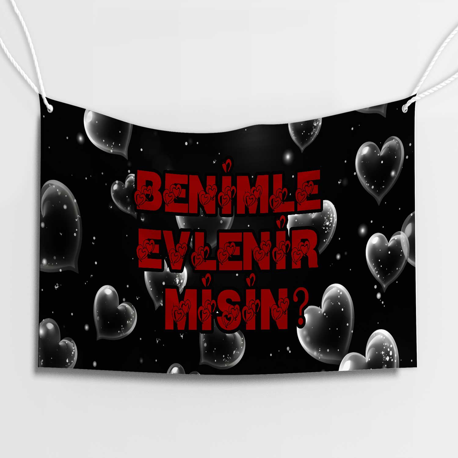 Siyah Kırmızı Benimle Evlenir Misin Afişi